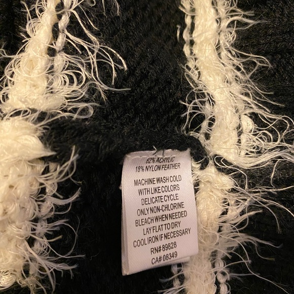 Grane Black/White Feathers Striped Crewneck XL -Fits Medium HP 1/25 - Picture 5 of 5